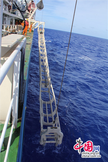 “海洋六号”取样长度13.7米再创历史新高 