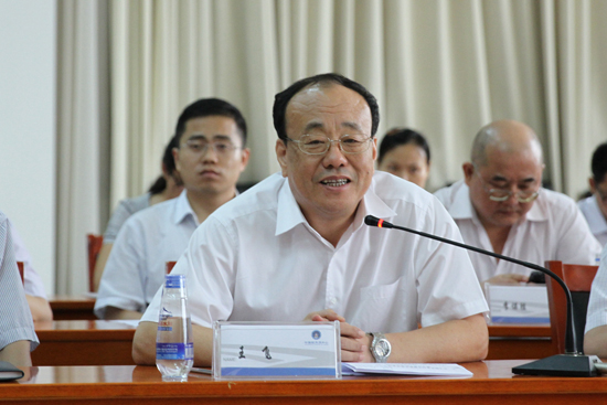 国家海洋局副局长王飞发表致辞